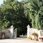 Sarrasine, Macon Est - Teritoria Отель Replonges