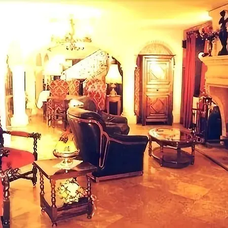 Sarrasine, Macon Est - Teritoria Hotel