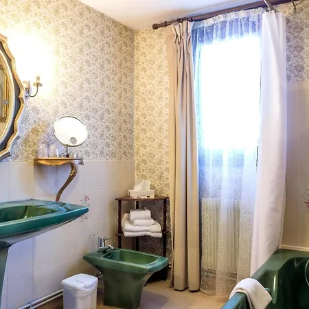Sarrasine, Macon Est - Teritoria