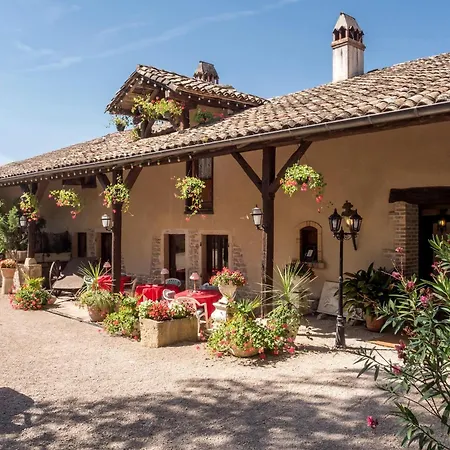 Sarrasine, Macon Est - Teritoria Отель